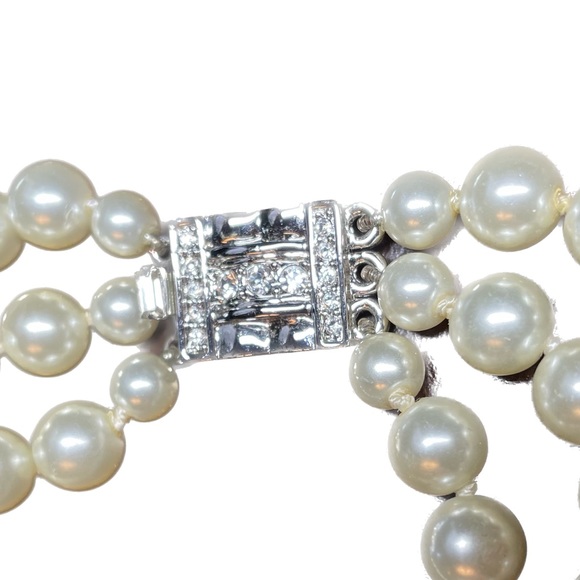 JBK Faux Cream Pearls - Picture 5 of 9